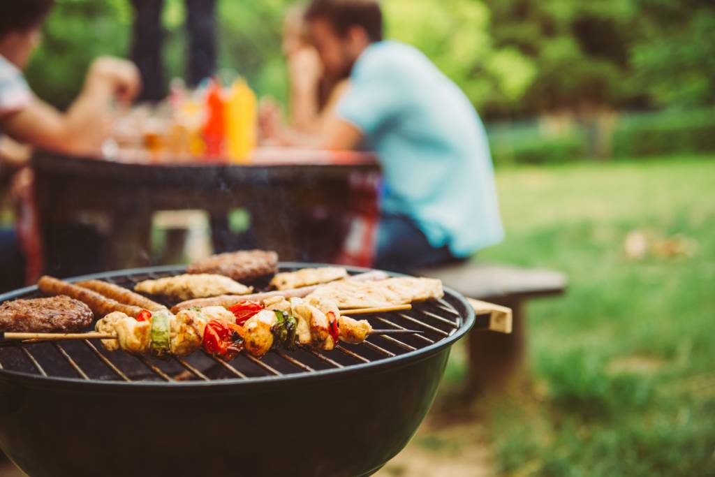 équipements indispensables repas conviviaux jardin