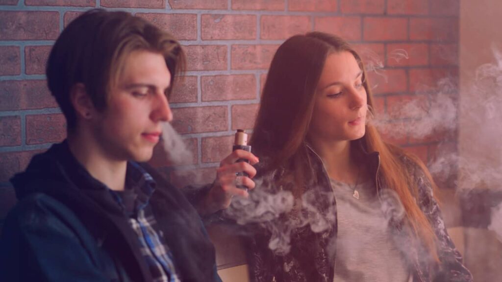 jeunes et vapotage