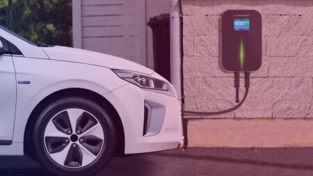 Quelle puissance électrique pour recharger une voiture chez soi ?