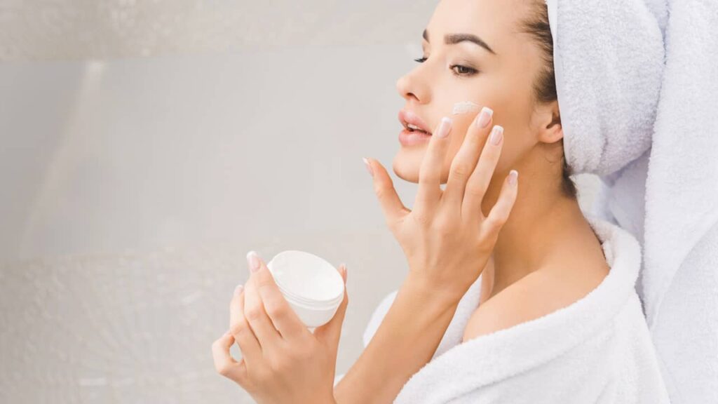 femme beauté naturelle creme