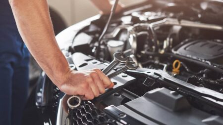 Que risque-t-on à repousser l’entretien de sa voiture trop longtemps ? voiture entretien ustensile