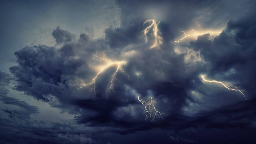 eclair orage ciel