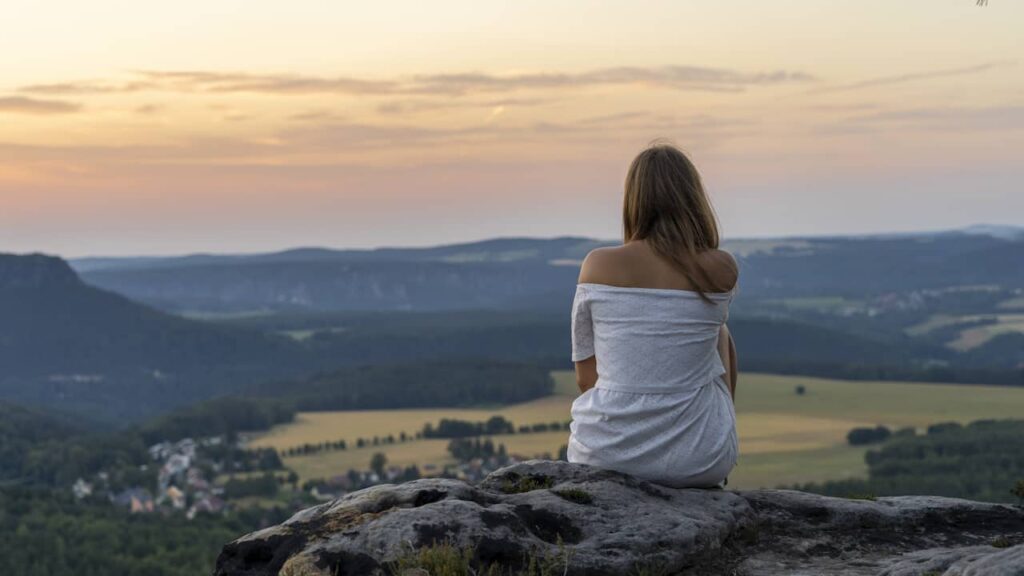 femme paysage montagne