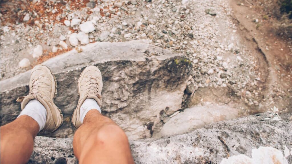 pieds dans le vide