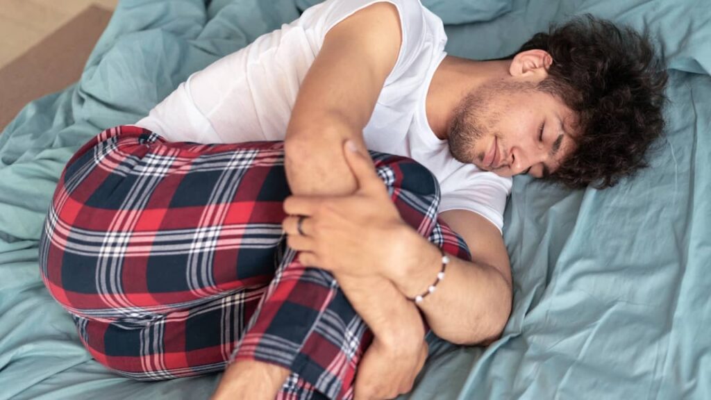 homme position foetus