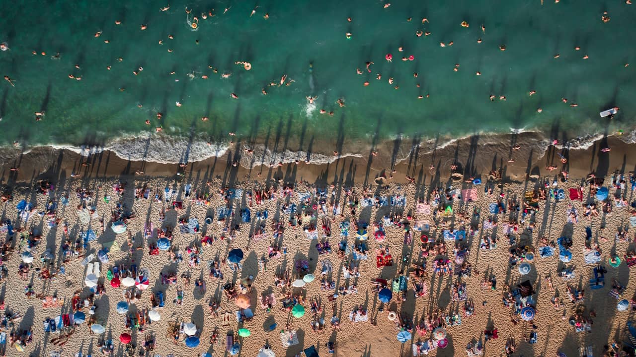 plage mer nombreux vacanciers
