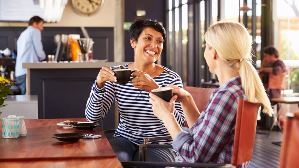 deux amies café